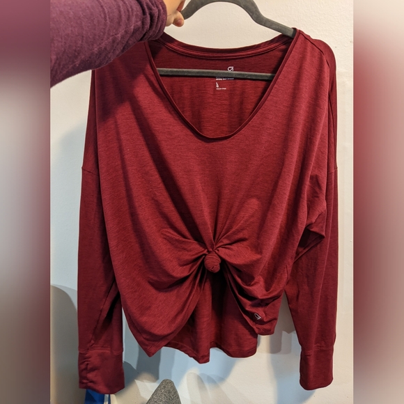 GapFit Long Sleeve Tie Front Scoopneck Top - Picture 5 of 5